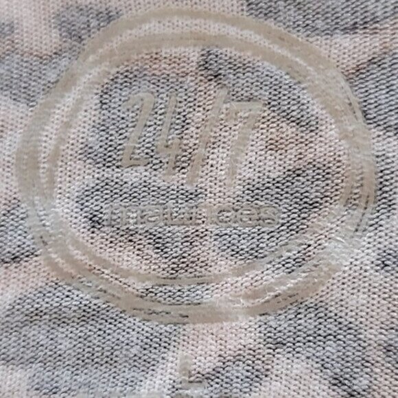 Maurice's 24/7 blouse long sleeved Animal Print Top pullover stretchy Large EUC - Picture 7 of 7